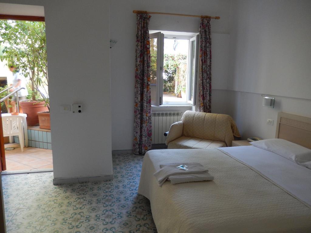 Hotel Europa Іскія Екстер'єр фото